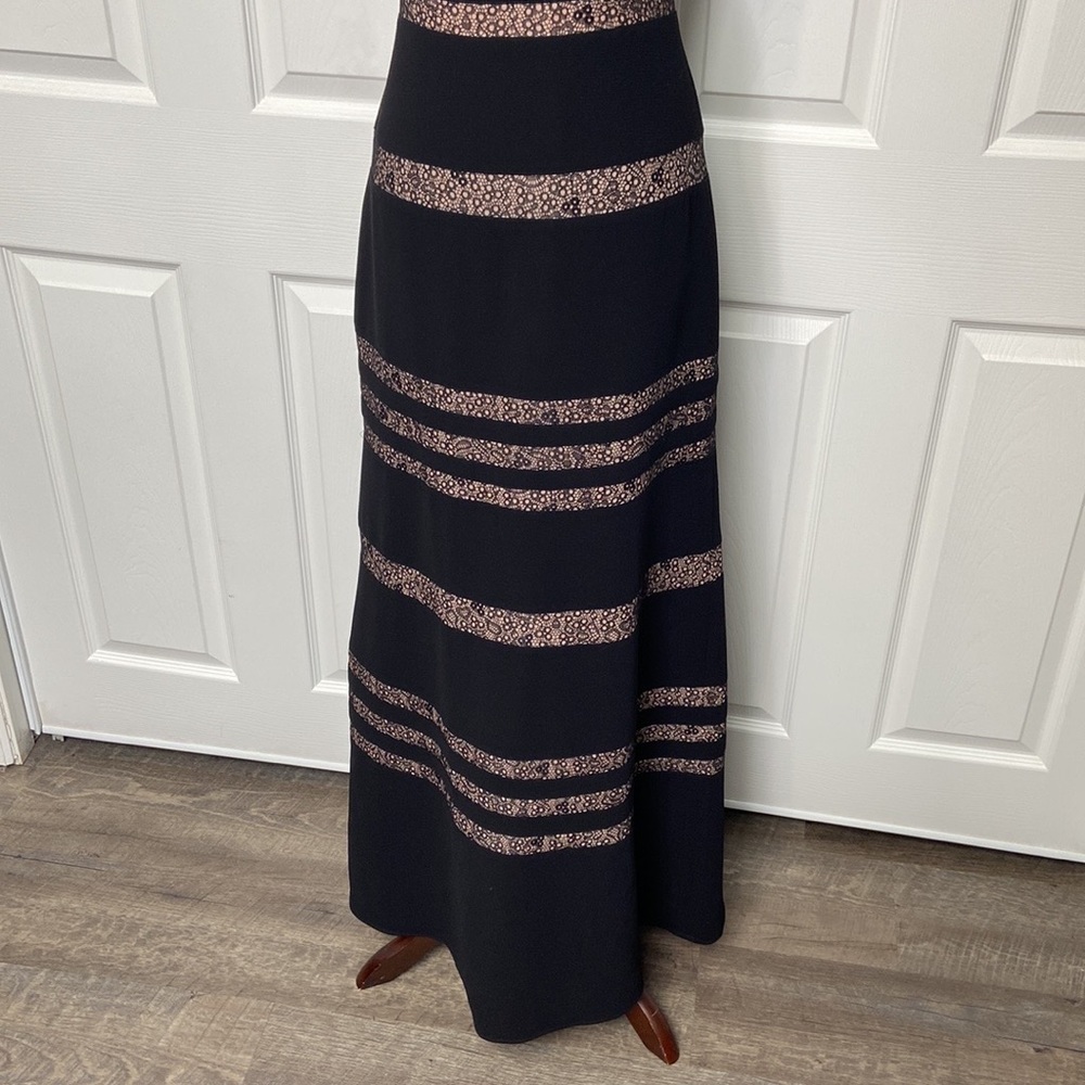 BCBGMaxAzria Katiana Lace Inset Sleeveless Gown - Picture 4 of 7